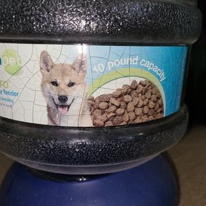 Auto gravity feeder